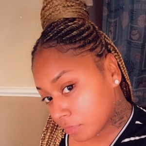 Meet your Posher, Andria